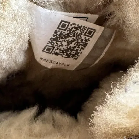 UGG Bailey Bow Boots Short Womens Size 8 Chestnut Suede Sheepskin Lined Bow Back - Picture 14 of 14